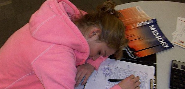 "Sleeping while studying" by Psy3330 W10 - Own work. Licensed under CC BY-SA 3.0 via Wikimedia Commons - http://commons.wikimedia.org/wiki/