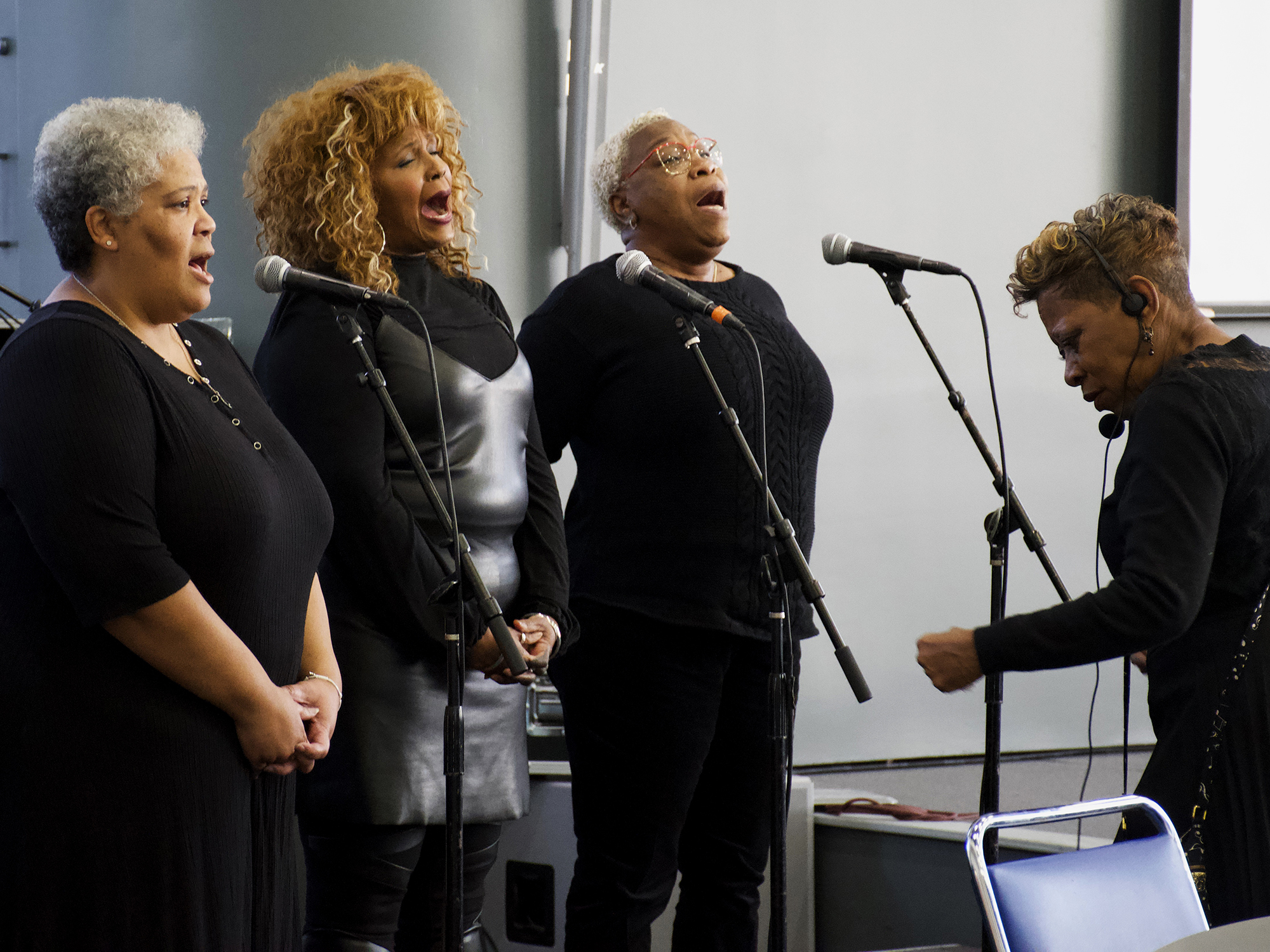 Blancas, led by Brenda Lancaster perform 'My Country Tis Thee'.
